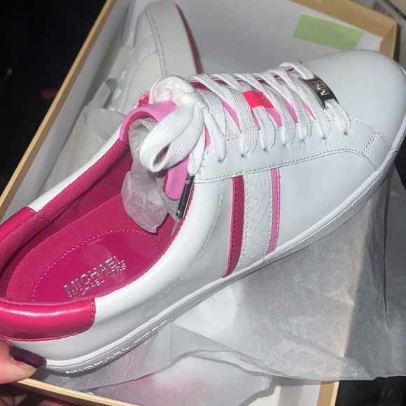 NWB MICHAEL Michael Kors Irving WHITE/ NEON PINK LEATHER size 10 new in box - Picture 4 of 12
